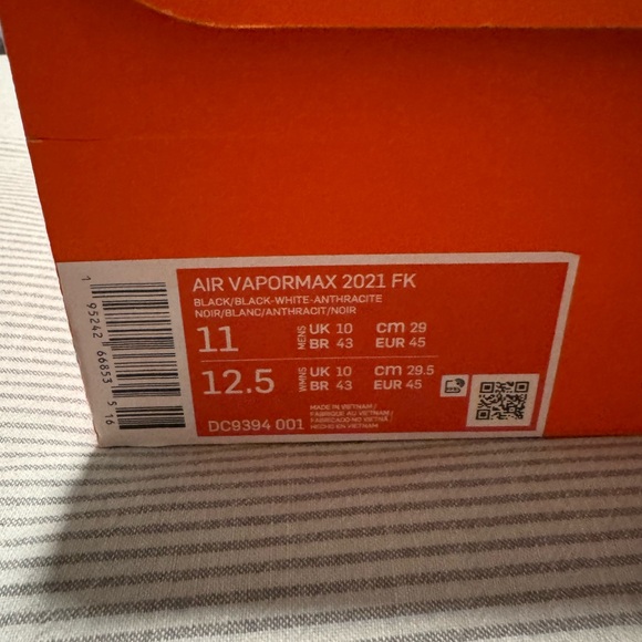 Nike VaporMax Black and Gray Sneakers - Picture 3 of 3